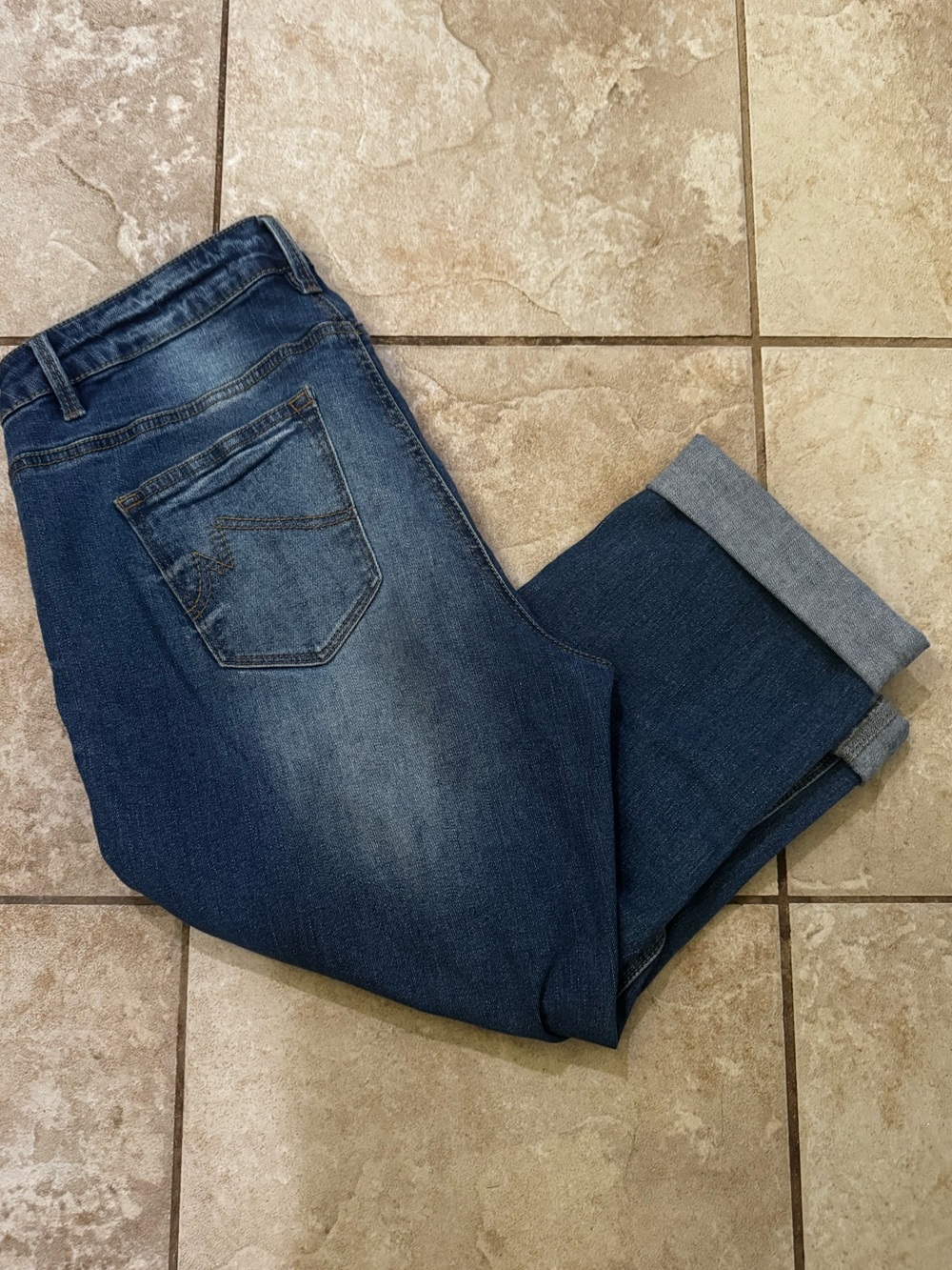Max Jeans Women’s Size 8 Blue Stretch Denim Capri Jeans Cuffed